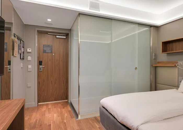 Comfort Hotel Xpress Helsinki Airport Terminal Vantaa