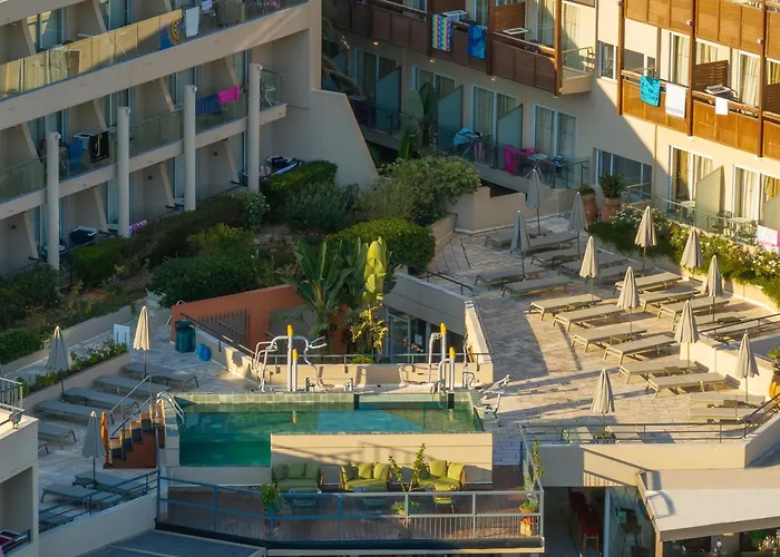 Hotelli TarjouksetMinos