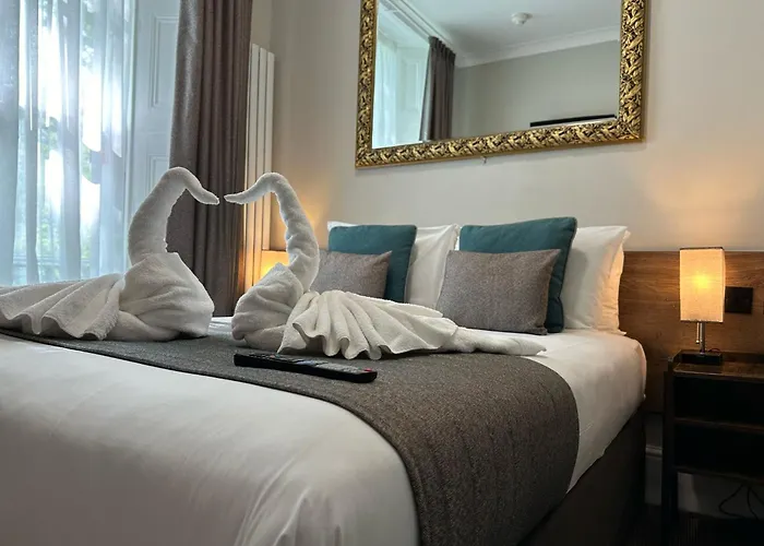 Tudor Court Hotel Lontoo