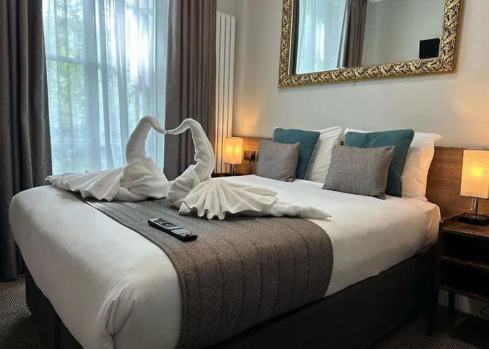 Tudor Court Hotel Lontoo
