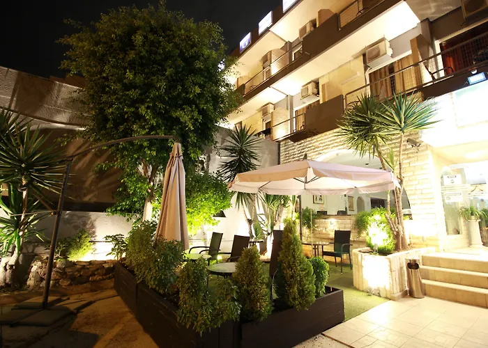 Hotelli TarjouksetGalini Palace