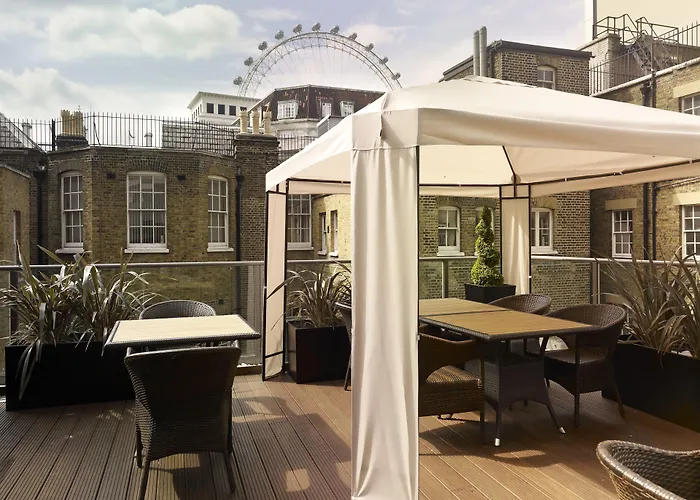 Hotelli TarjouksetPark Plaza County Hall London