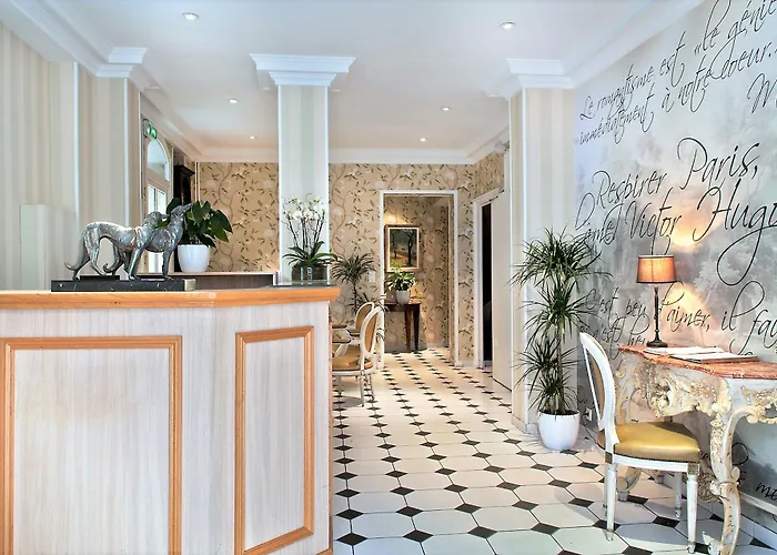 Hotel Romance Malesherbes By Patrick Hayat Pariisi