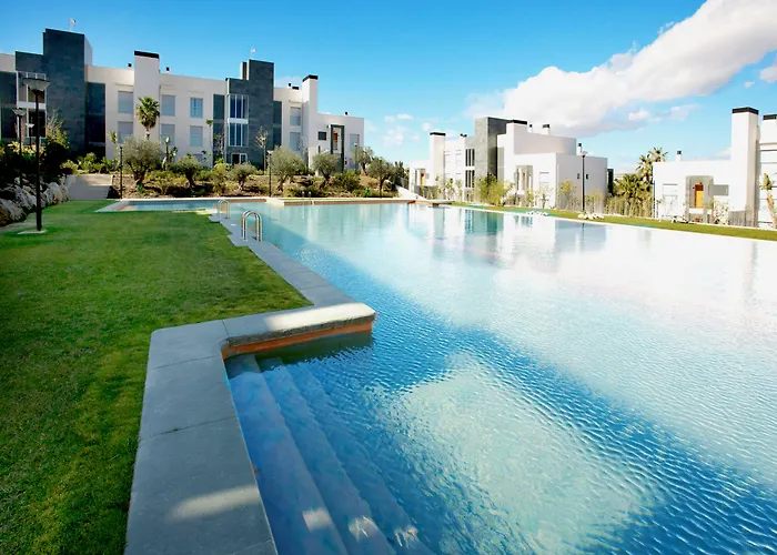 Hotelli TarjouksetEl Plantio Golf Resort