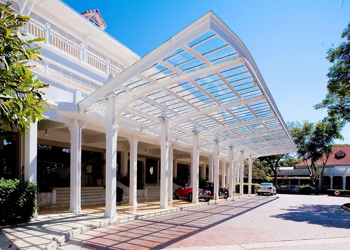 Hotelli TarjouksetCentara Grand Beach & Villas Hua Hin