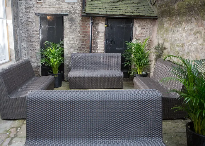 Hotelli TarjouksetEdinburgh Castle Apartments