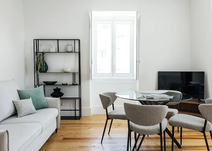 The House On The Pink Street In Lisbon Aparthotel