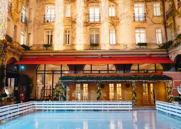 Hotelli TarjouksetPlaza Athenee - Dorchester Collection