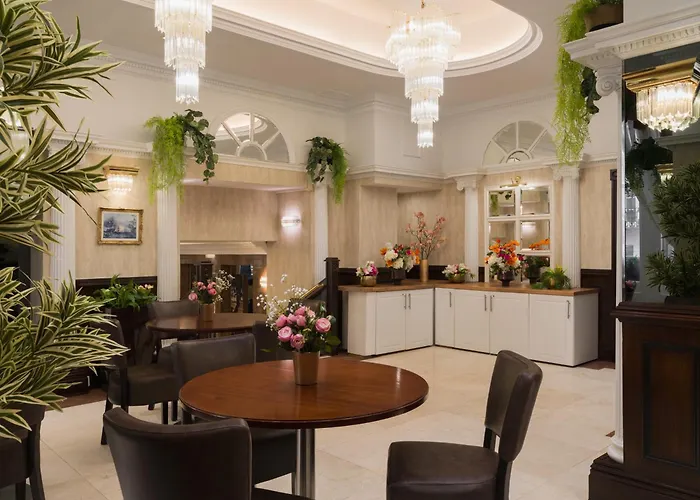 Hotelli TarjouksetRoyal Eagle