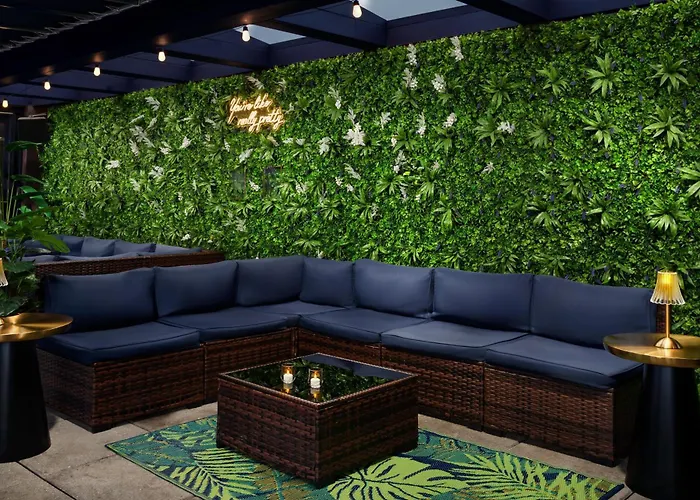 Doubletree By Hilton New York Times Square West Hotel