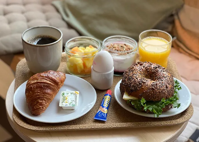 Hotel With Urban Deli Tukholma