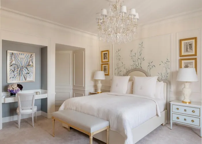 Four Seasons Hotel George V Pariisi