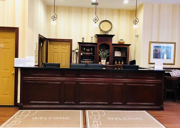 Hotelli TarjouksetQueens County Inn And Suites