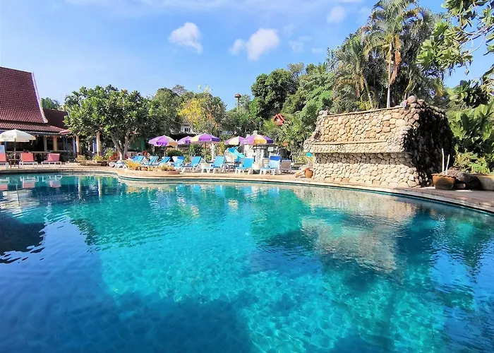 Hotelli TarjouksetHoliday Villa, Lanta